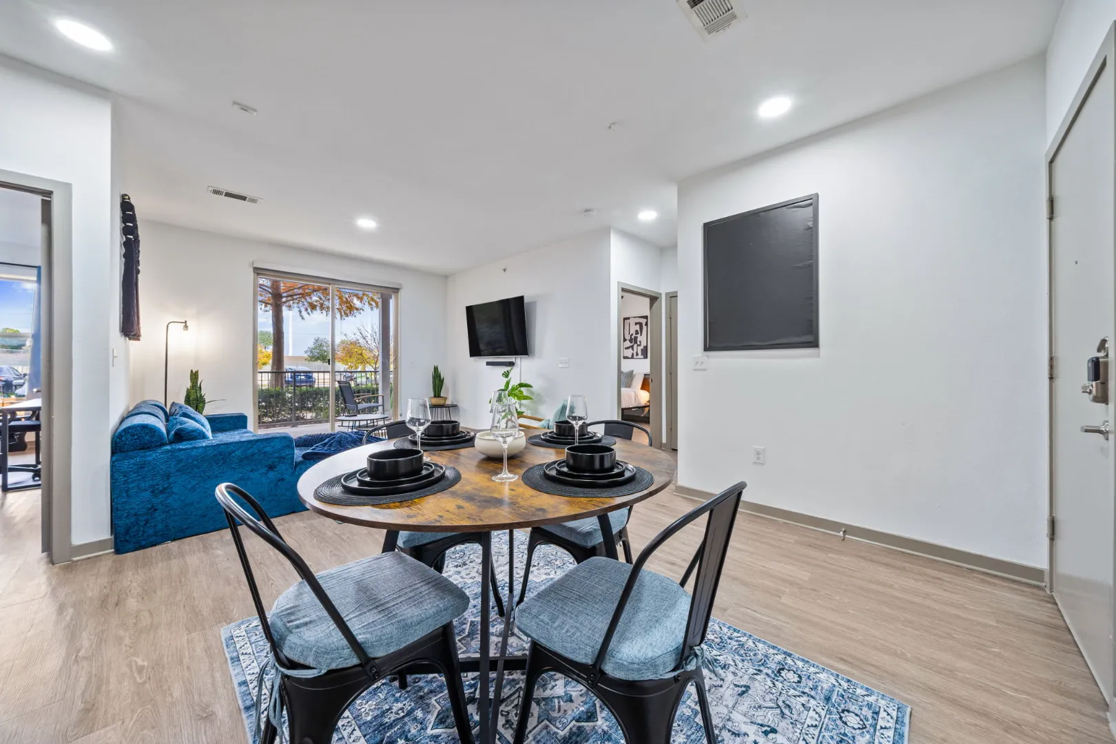 compressed_Copy of 6-SQFT-00015